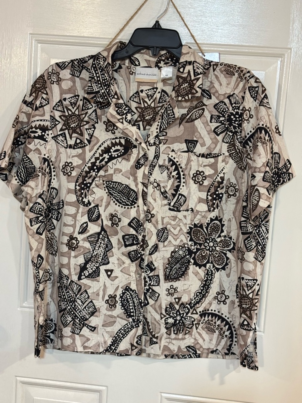 Alfred Dunner Beige, Brown & Black Floral Button-Up Top